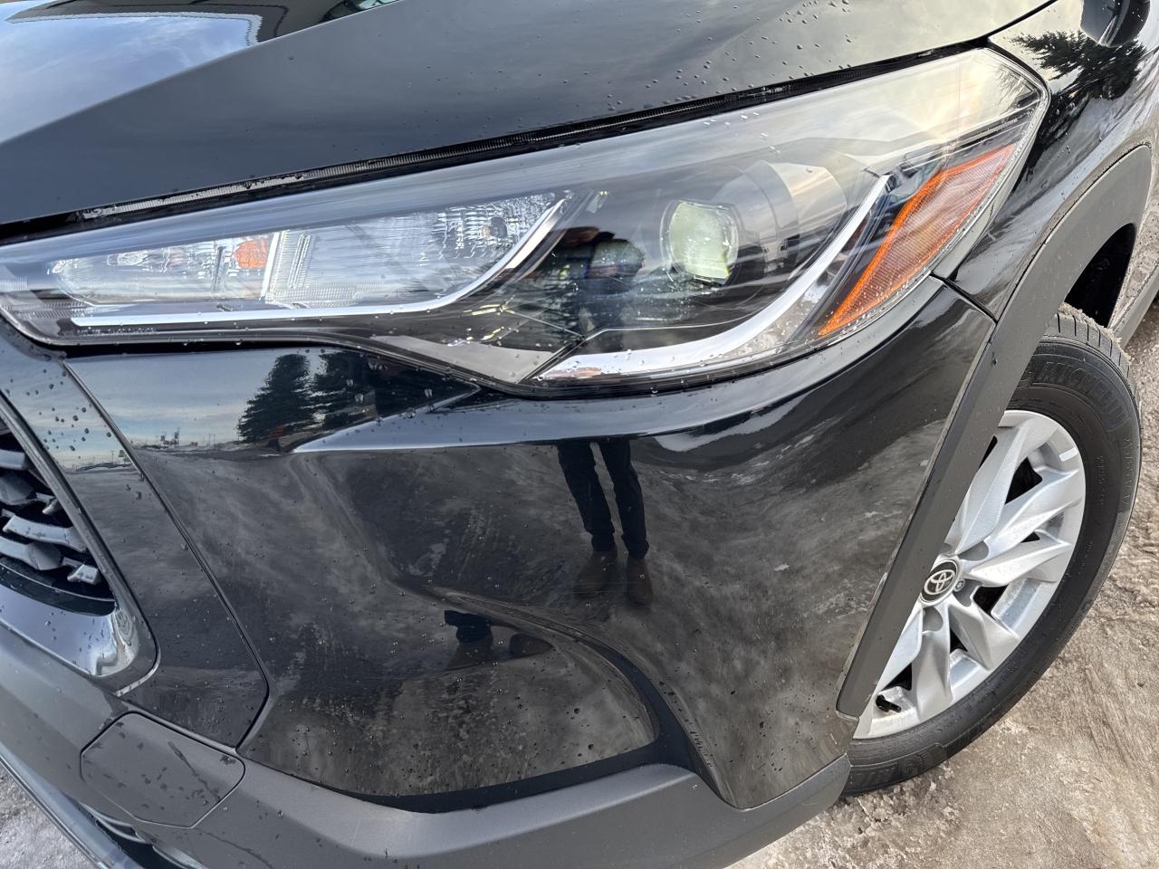 2024 Toyota Corolla Cross LE AWD Photo