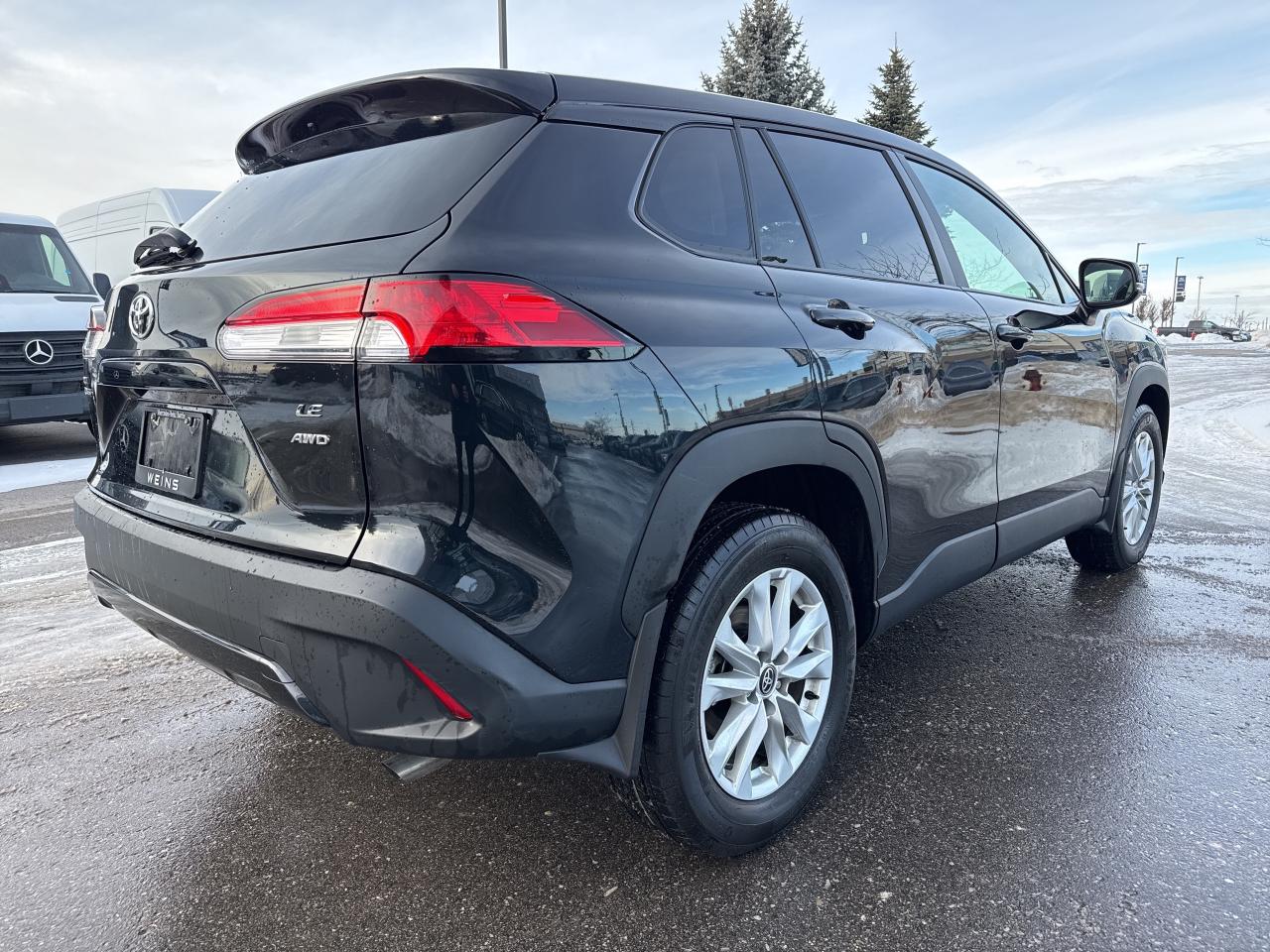 2024 Toyota Corolla Cross LE AWD Photo