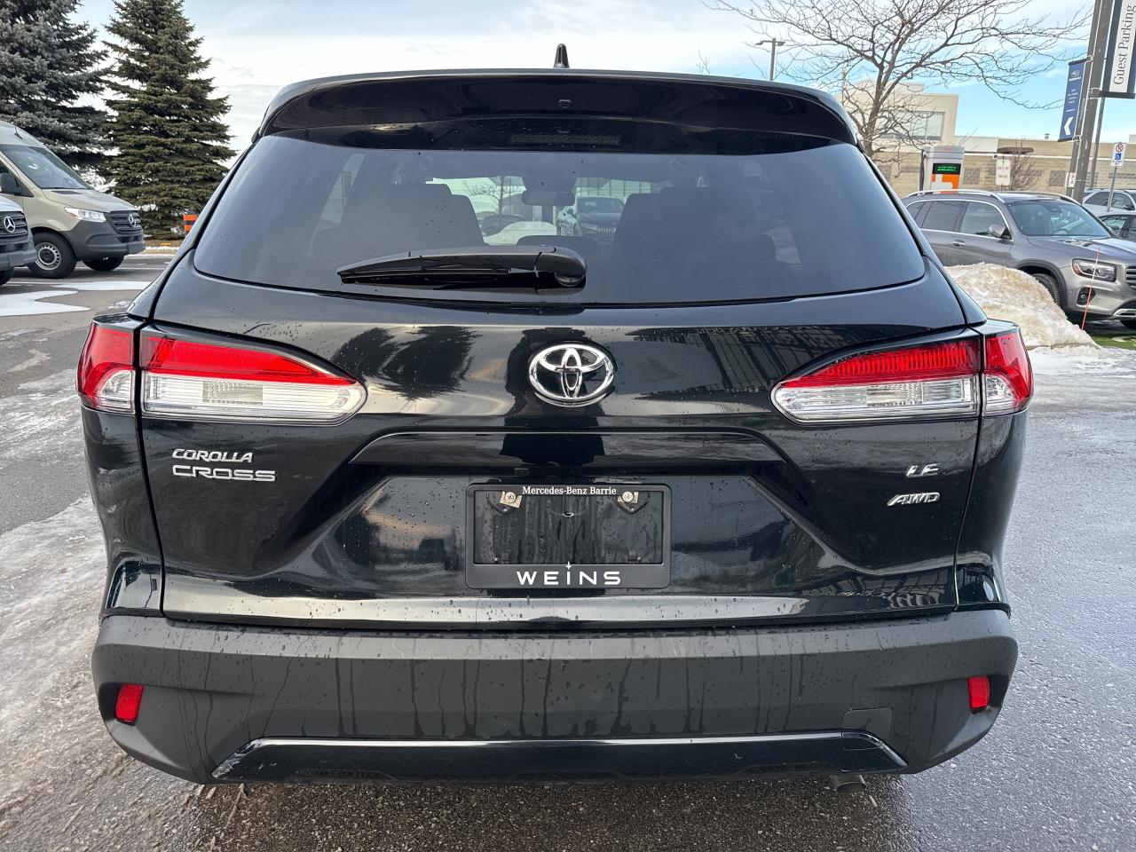 2024 Toyota Corolla Cross LE AWD Photo