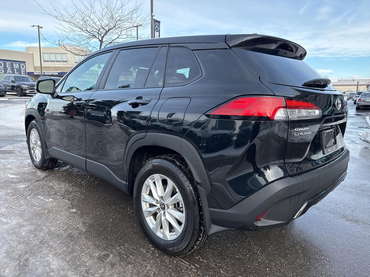 2024 Toyota Corolla Cross LE AWD Photo