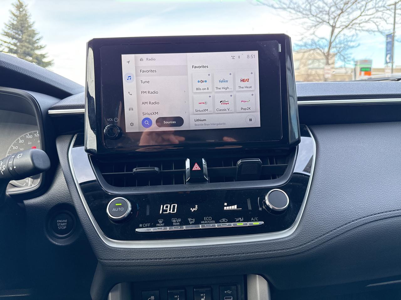 2024 Toyota Corolla Cross LE AWD Photo