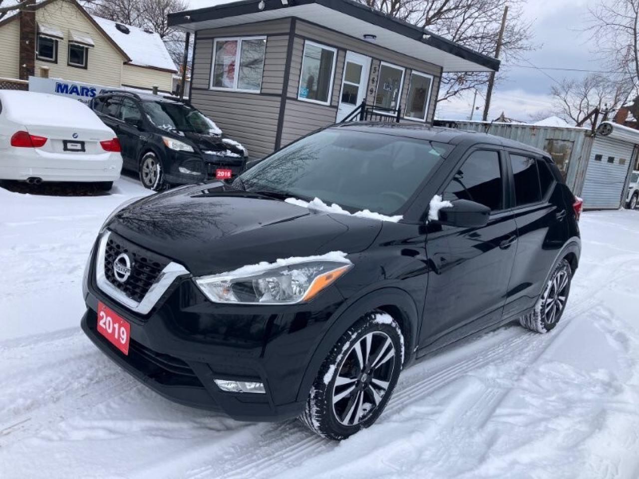 2019 Nissan Kicks SV FWD Photo2
