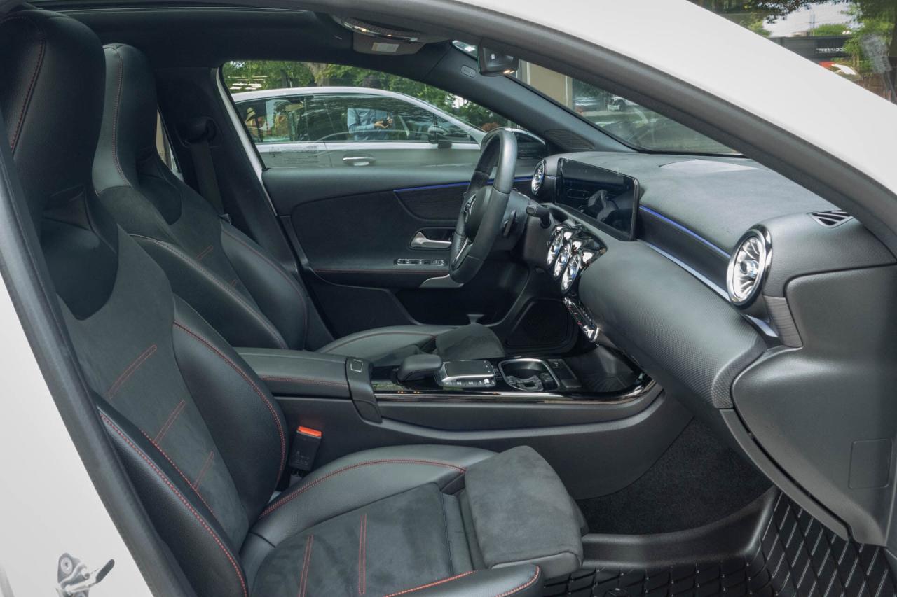 2021 Mercedes-Benz A-Class A 250 4MATIC Photo