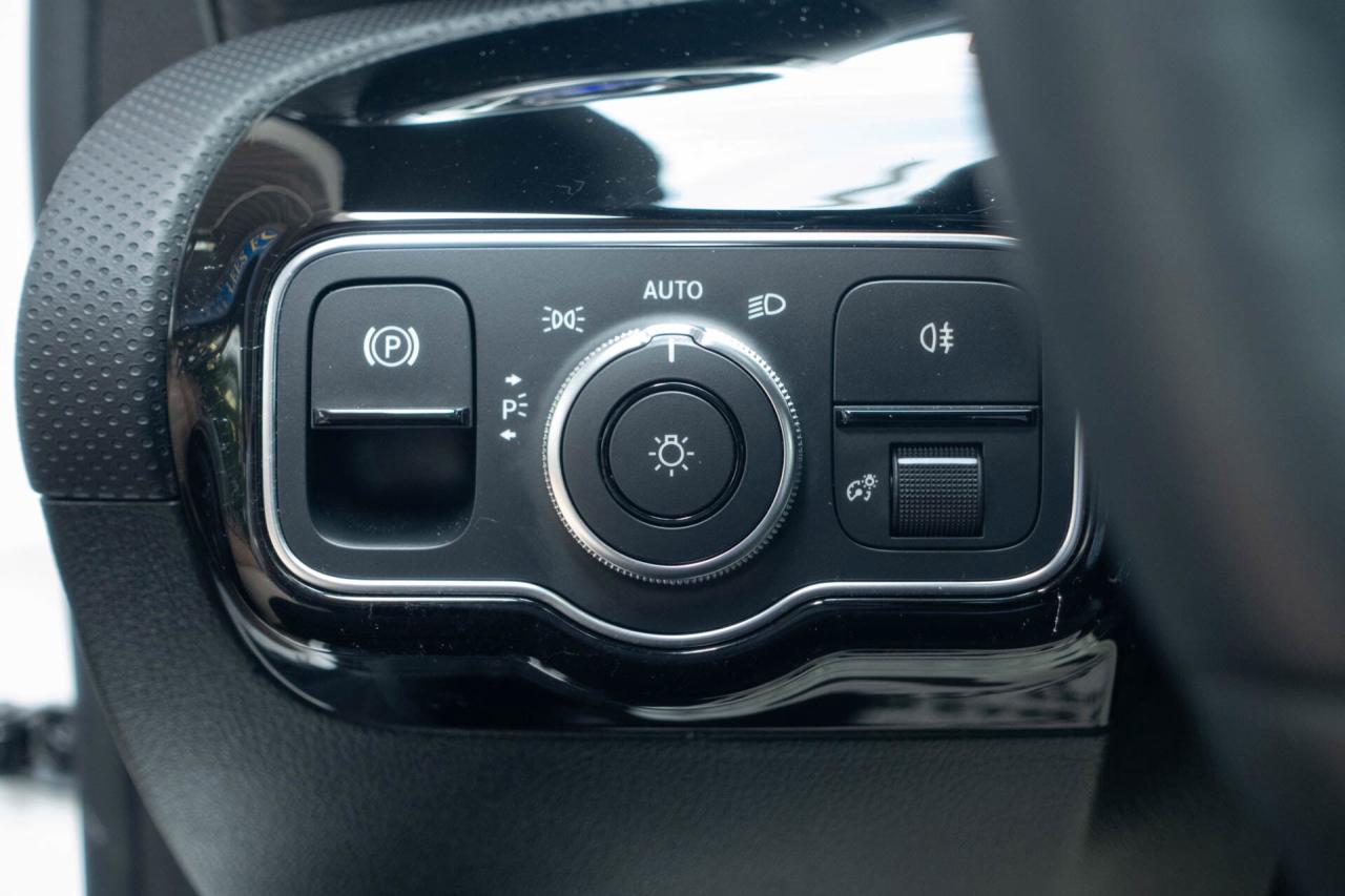 2021 Mercedes-Benz A-Class A 250 4MATIC Photo