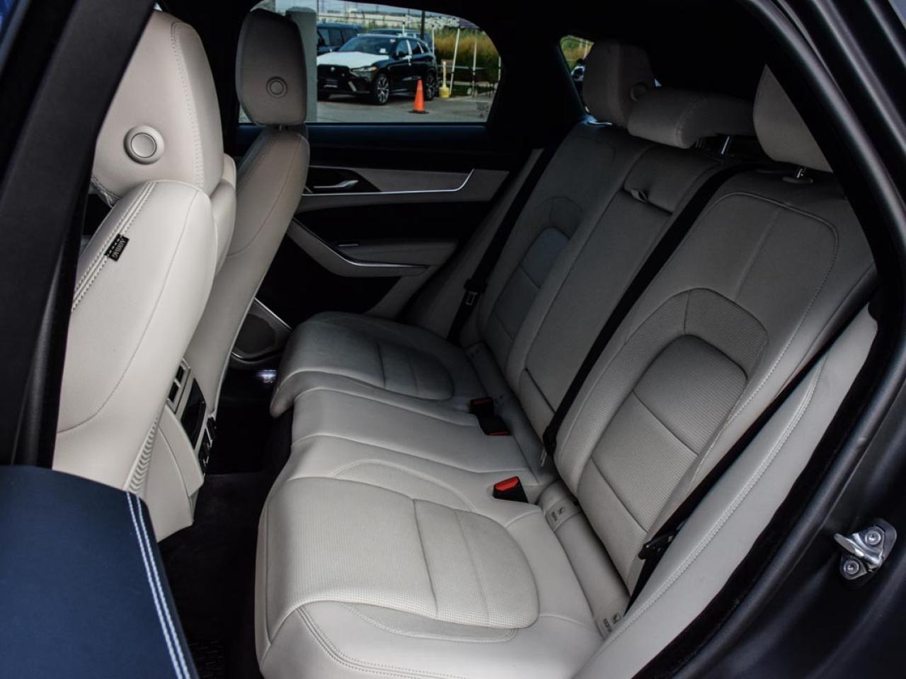 2024 Jaguar F-PACE P250 R-Dynamic S/DEALER MAINTAINED/ONE OWNER Photo