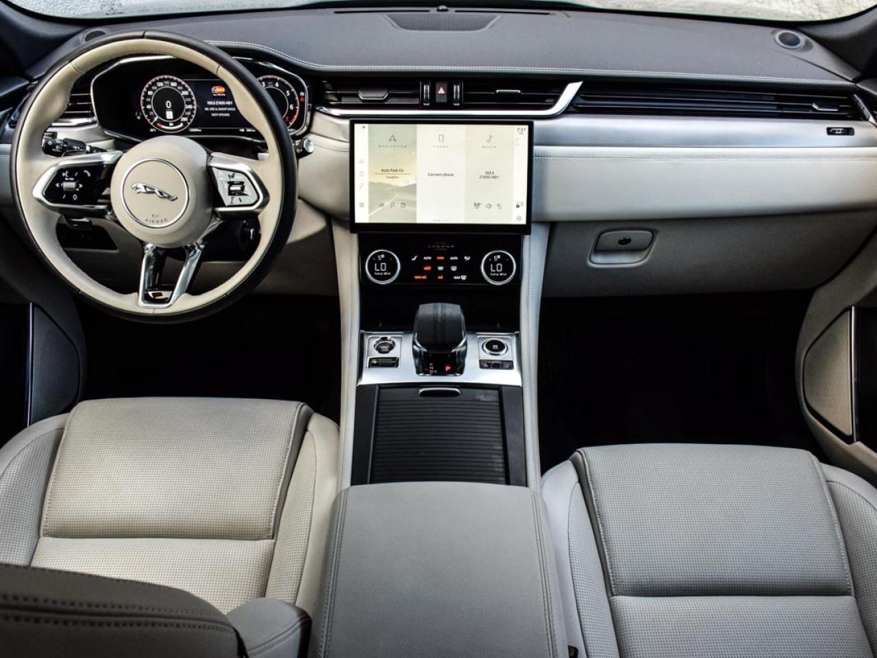 2024 Jaguar F-PACE P250 R-Dynamic S/DEALER MAINTAINED/ONE OWNER Photo