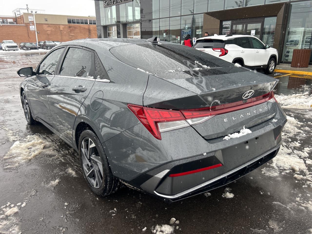 2024 Hyundai Elantra Luxury IVT   Starting from 4.49% OAC Photo