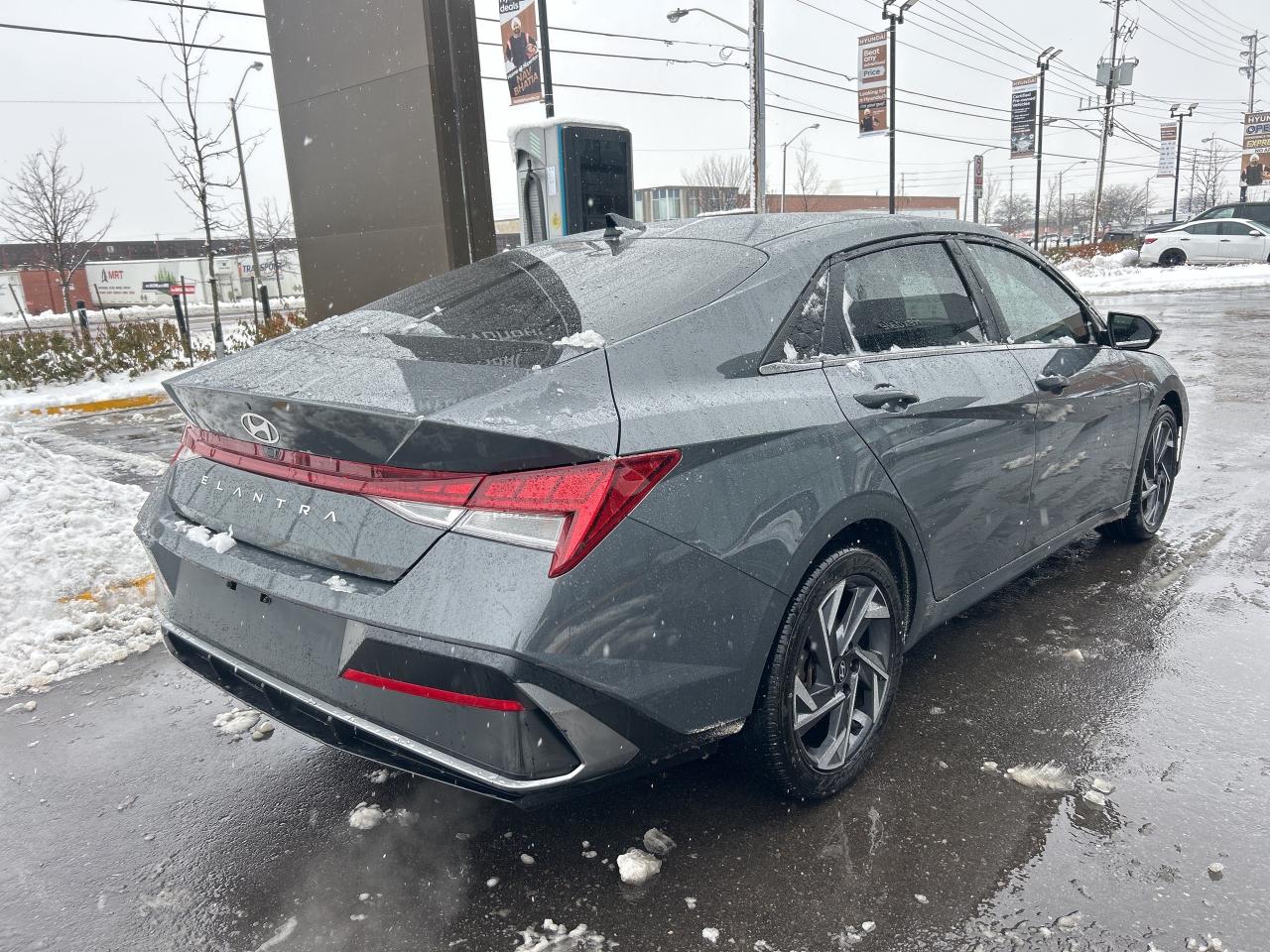 2024 Hyundai Elantra Luxury IVT   Starting from 4.49% OAC Photo