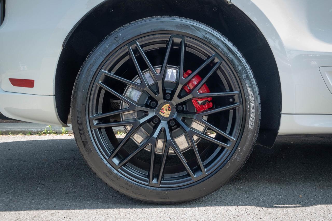 2022 Porsche Macan GTS   CarFax Clean Photo