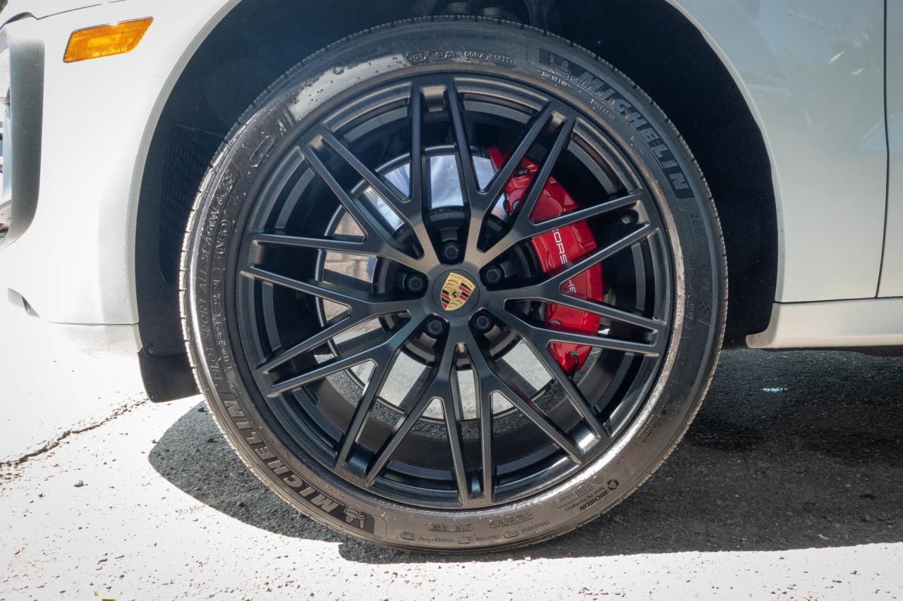 2022 Porsche Macan GTS   CarFax Clean Photo