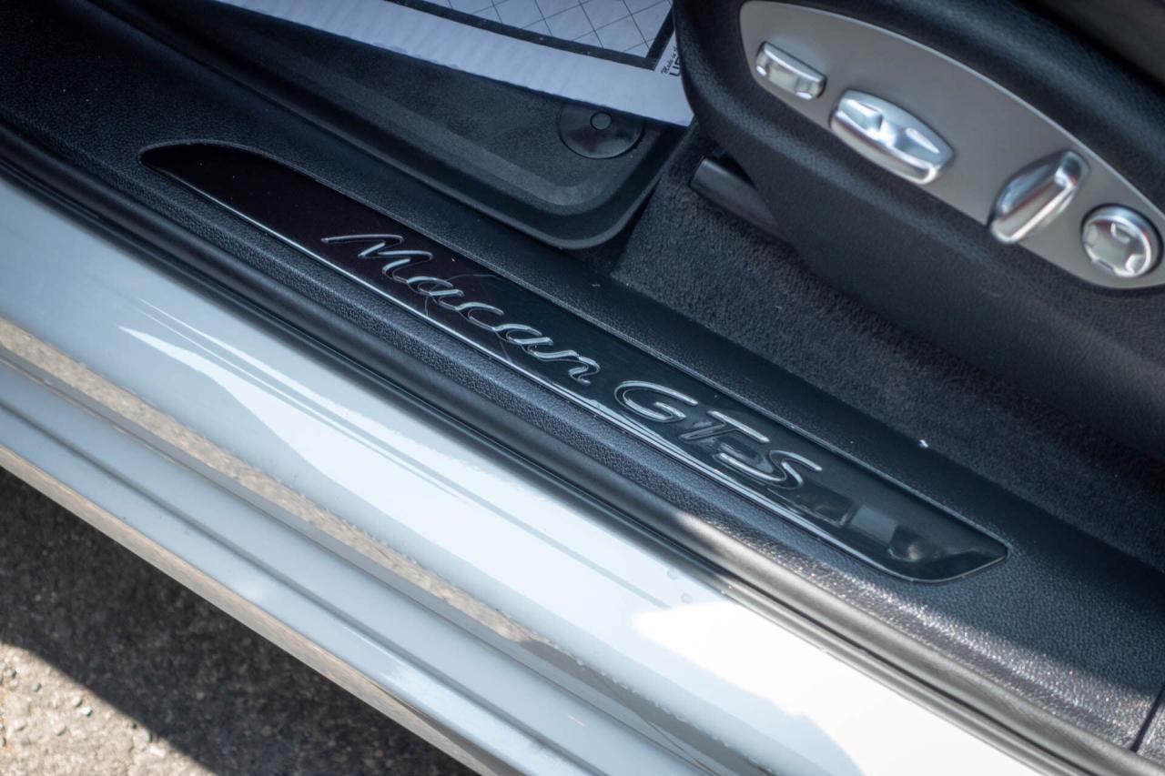 2022 Porsche Macan GTS   CarFax Clean Photo