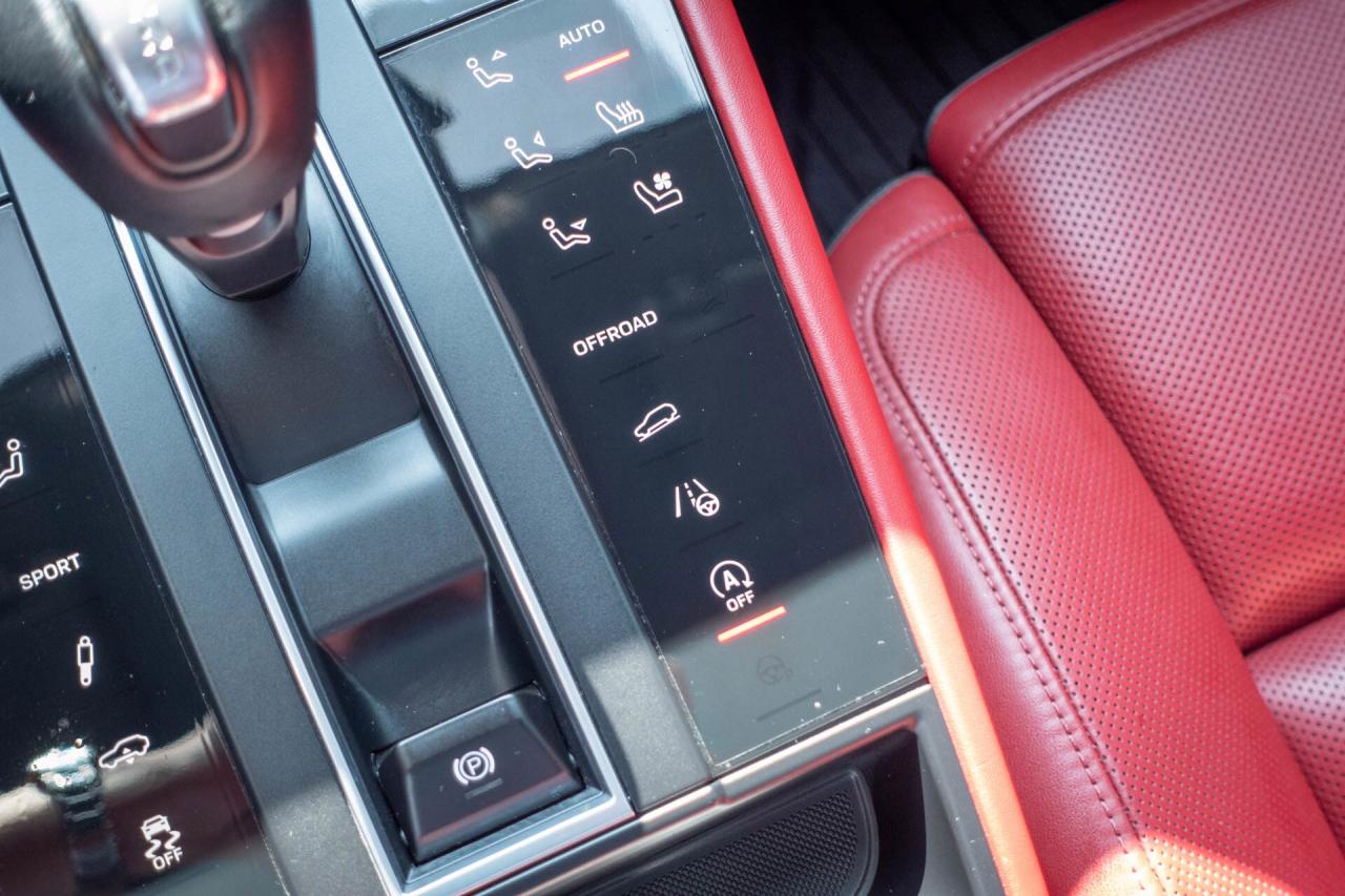 2022 Porsche Macan GTS   CarFax Clean Photo