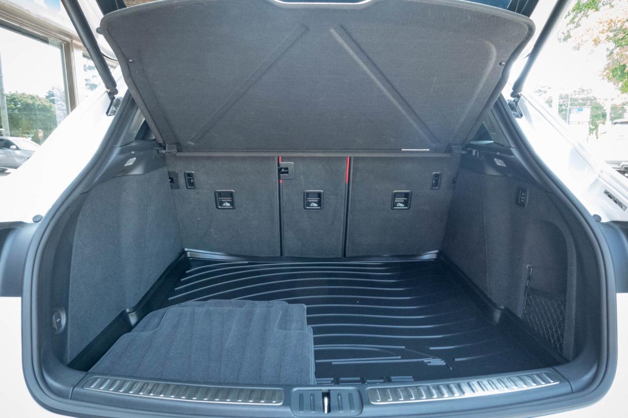 2022 Porsche Macan GTS   CarFax Clean Photo