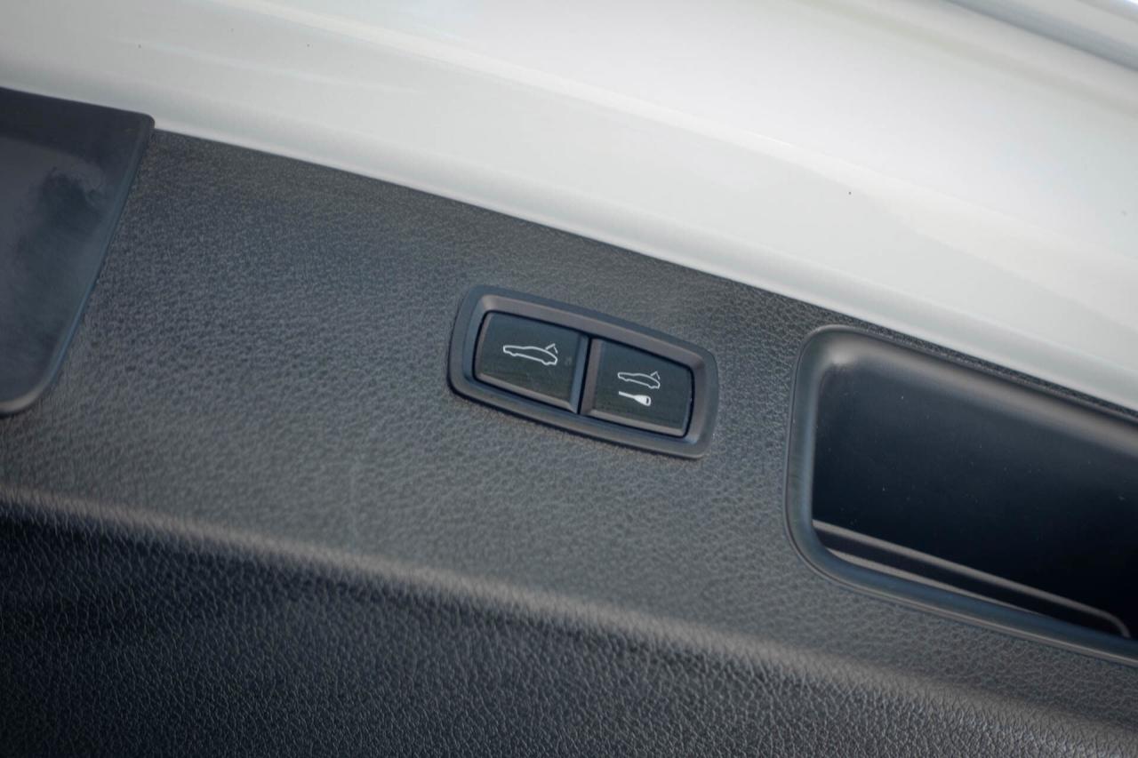 2022 Porsche Macan GTS   CarFax Clean Photo