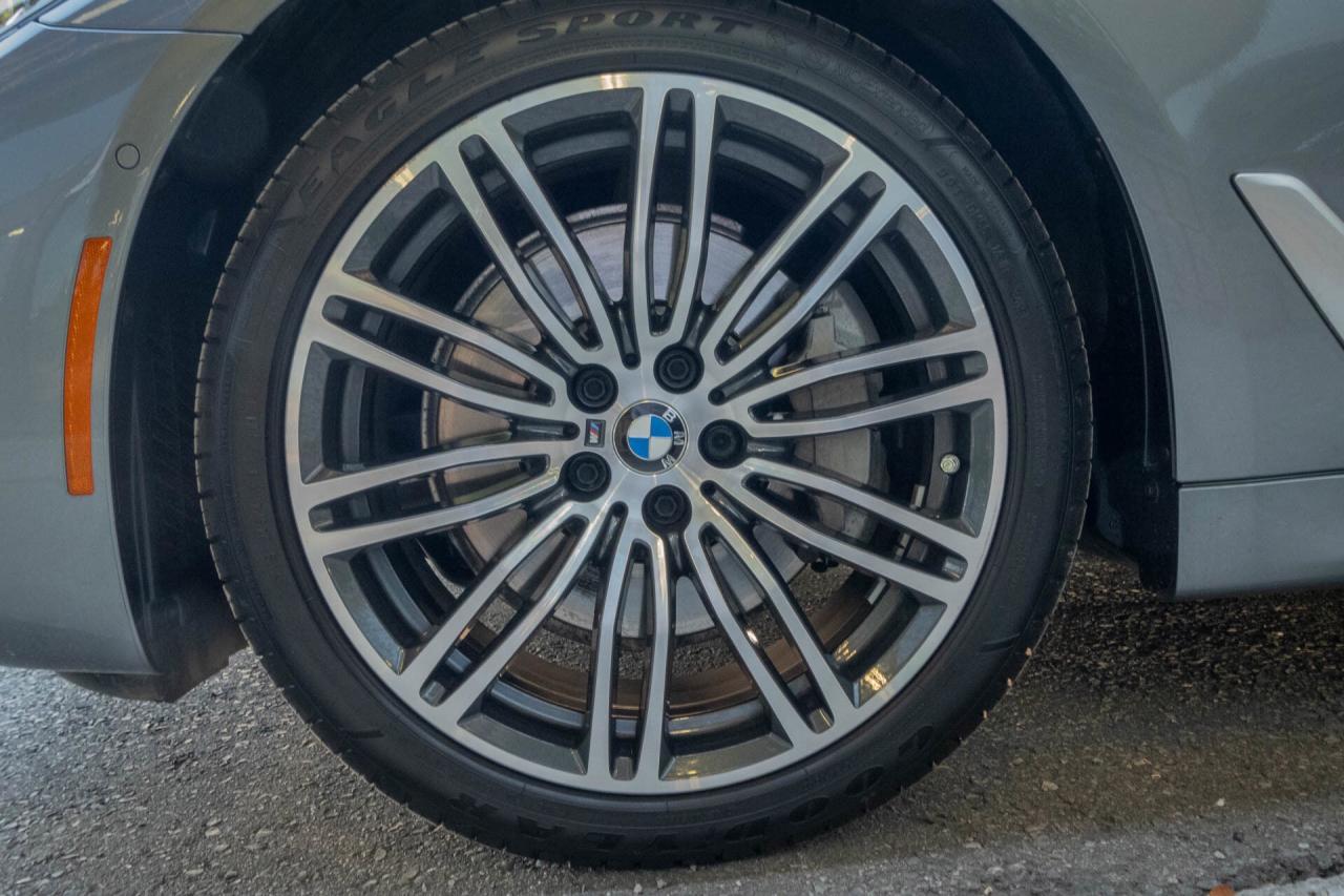 2020 BMW 5 Series 530i xDrive Photo