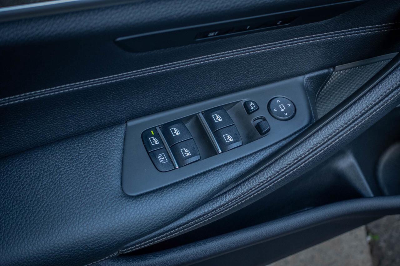 2020 BMW 5 Series 530i xDrive Photo