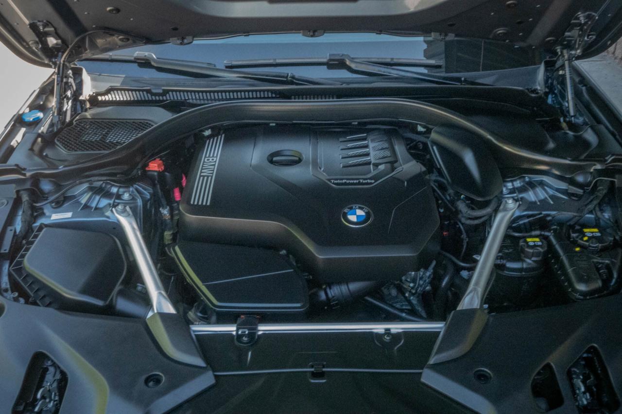 2020 BMW 5 Series 530i xDrive Photo