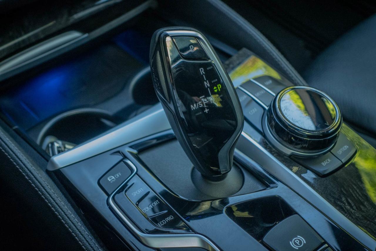 2020 BMW 5 Series 530i xDrive Photo