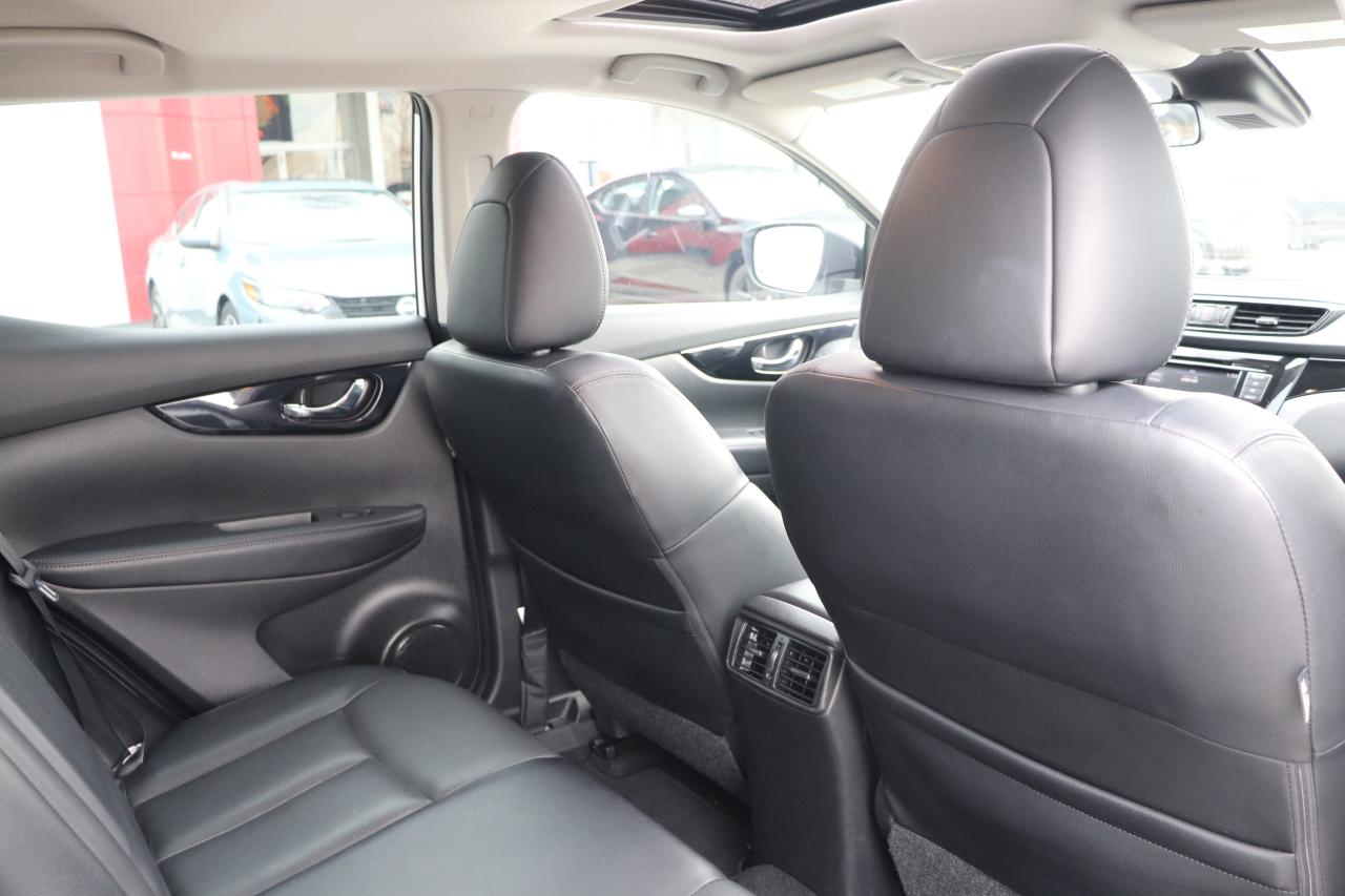 2019 Nissan Qashqai SL AWD NO ACCIDENTS DEALER SERVICED LOW KMS LEATHR Photo