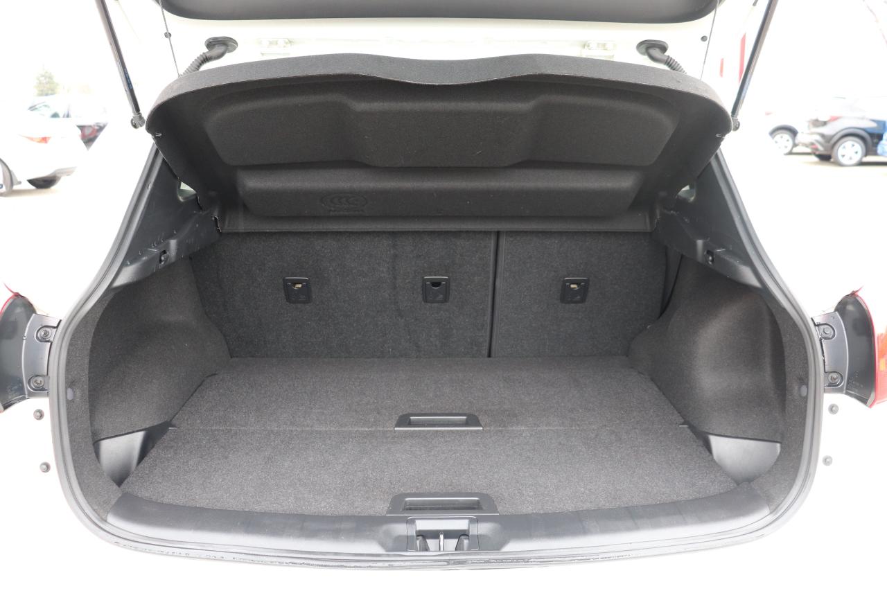 2019 Nissan Qashqai SL AWD NO ACCIDENTS DEALER SERVICED LOW KMS LEATHR Photo