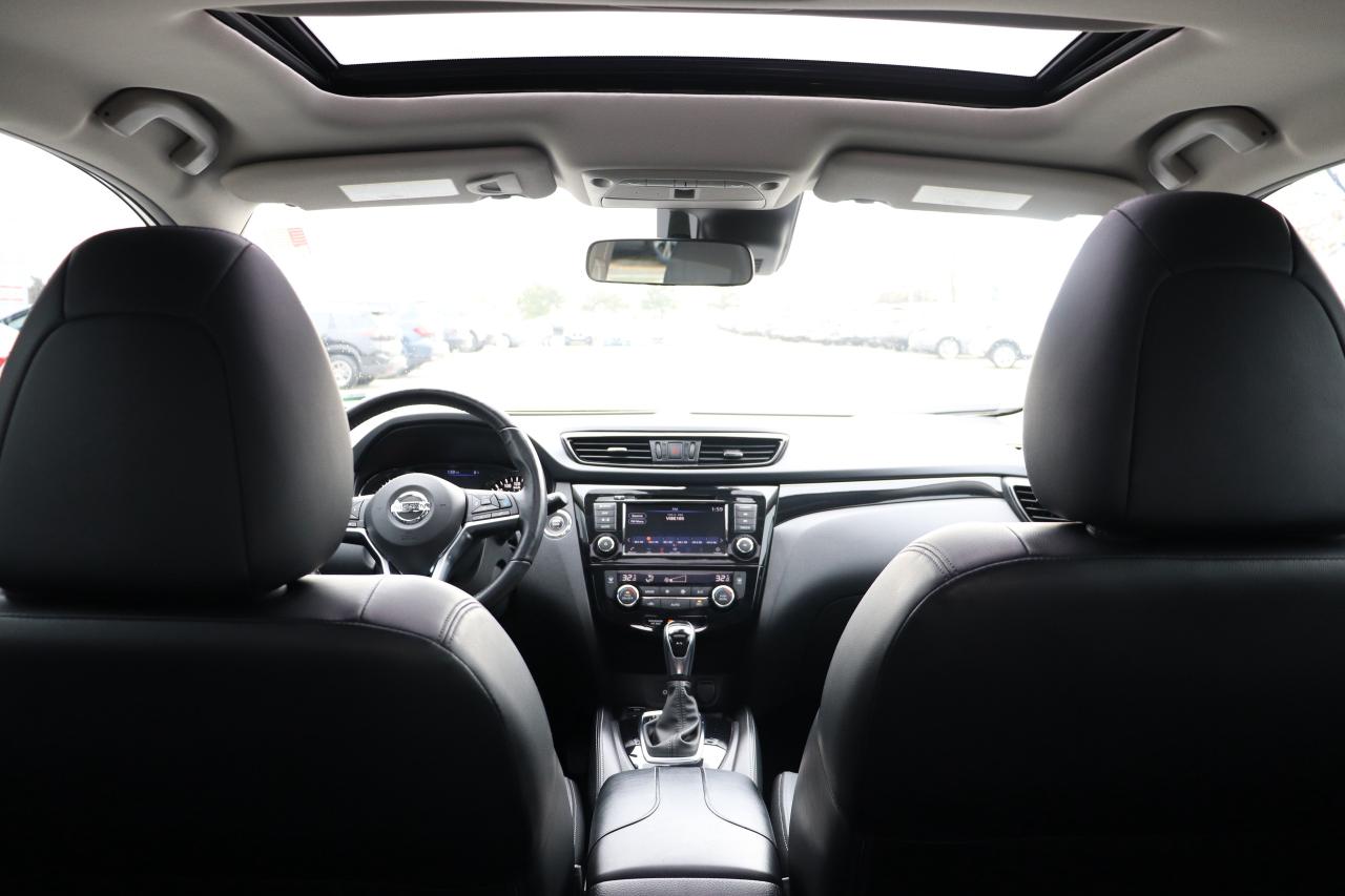 2019 Nissan Qashqai SL AWD NO ACCIDENTS DEALER SERVICED LOW KMS LEATHR Photo
