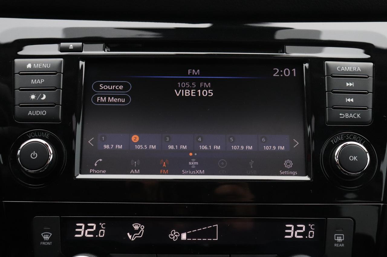 2019 Nissan Qashqai SL AWD NO ACCIDENTS DEALER SERVICED LOW KMS LEATHR Photo