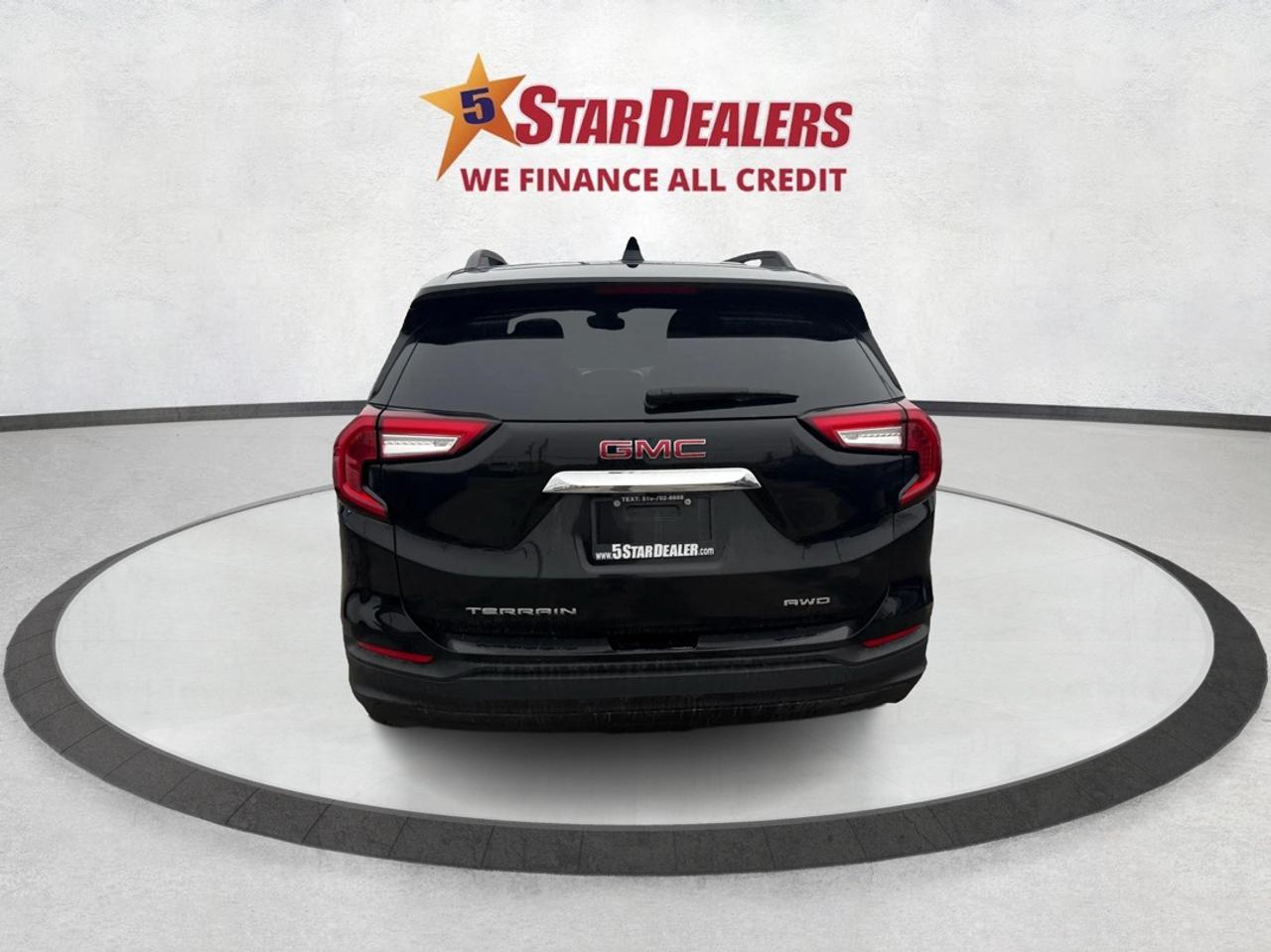 2024 GMC Terrain AWD HEATED SEATS REMOTE START WE FINANCE ALL CREDT Photo