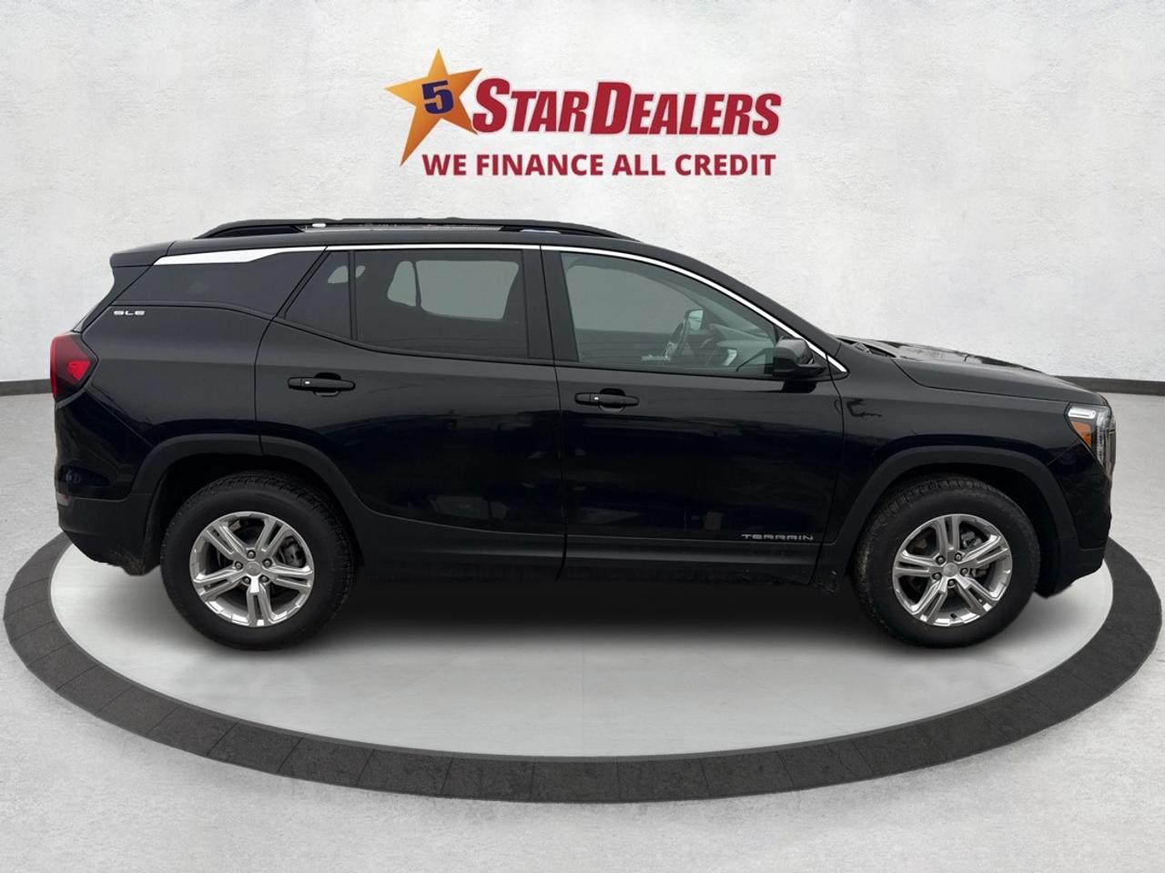 2024 GMC Terrain AWD HEATED SEATS REMOTE START WE FINANCE ALL CREDT Photo