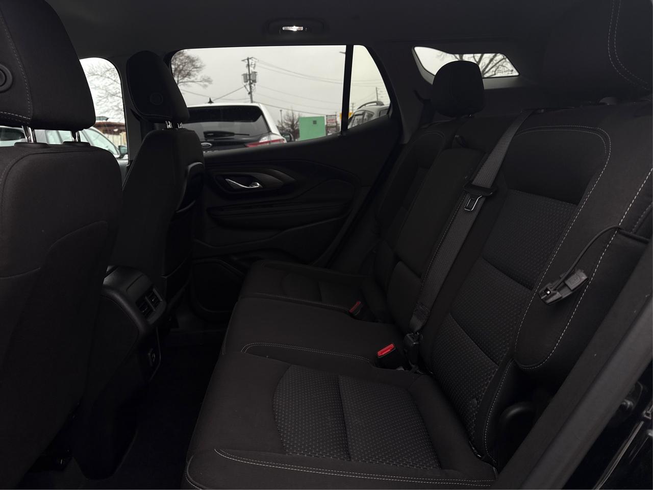 2024 GMC Terrain AWD HEATED SEATS REMOTE START WE FINANCE ALL CREDT Photo