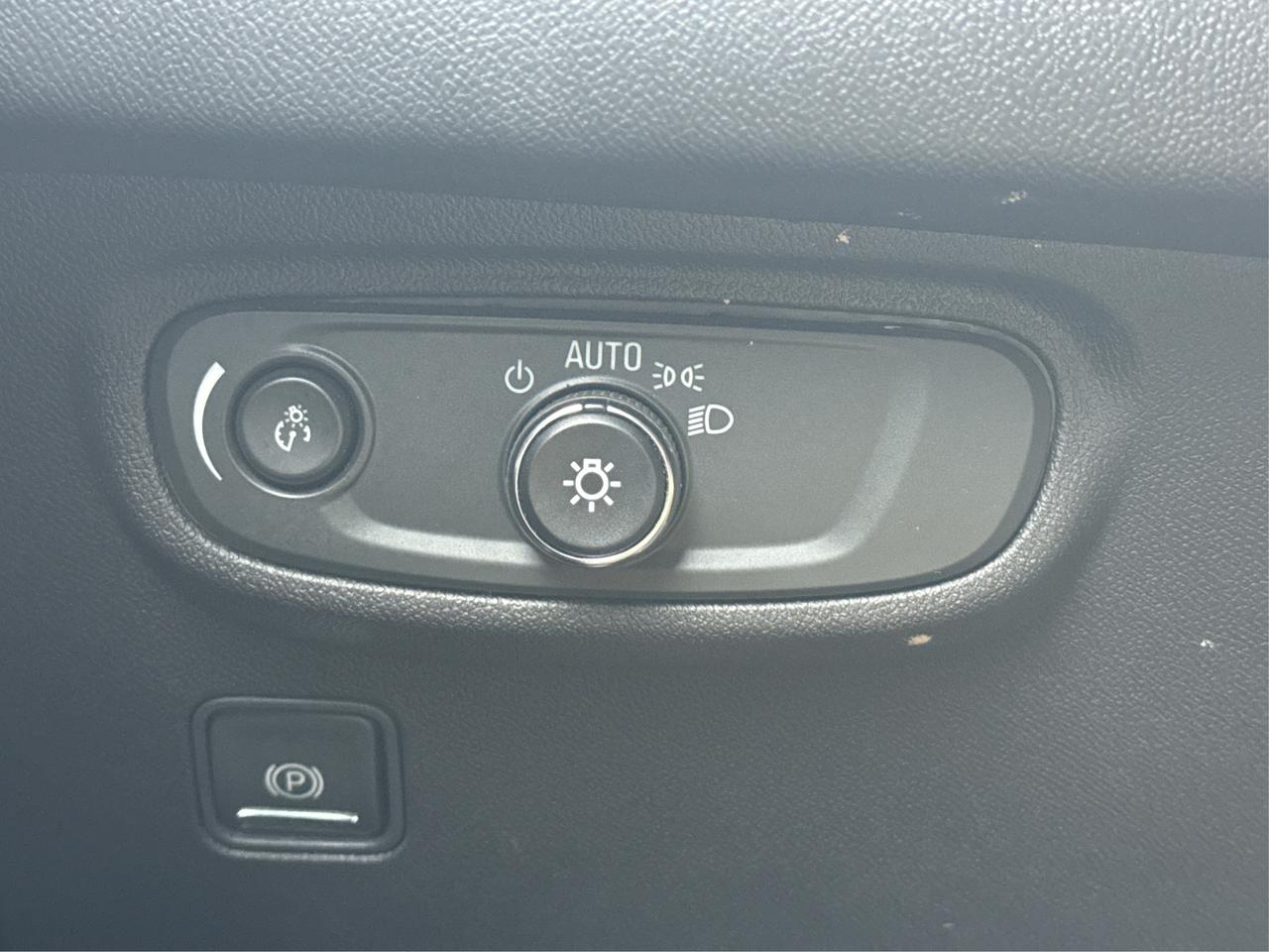 2024 GMC Terrain AWD HEATED SEATS REMOTE START WE FINANCE ALL CREDT Photo