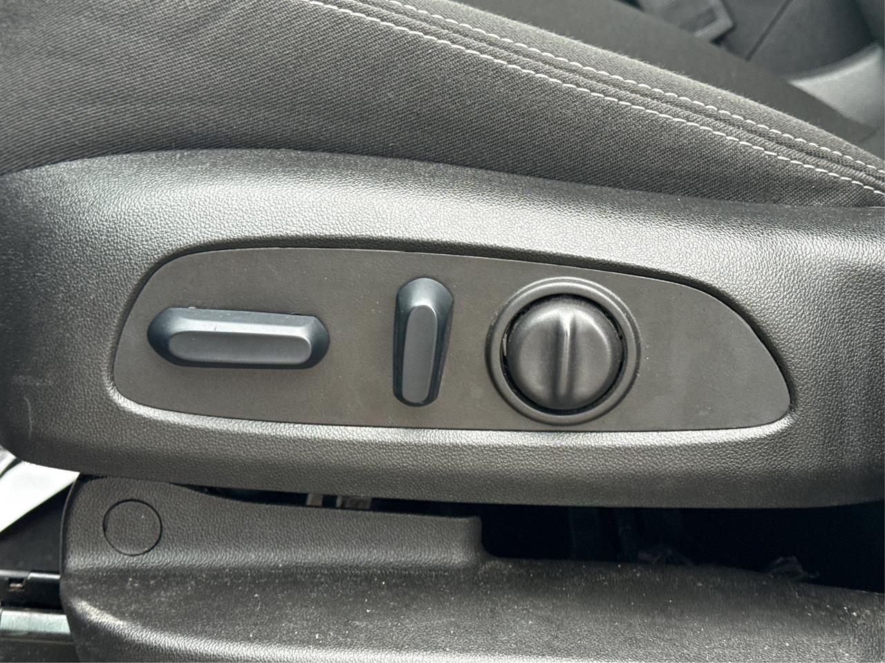 2024 GMC Terrain AWD HEATED SEATS REMOTE START WE FINANCE ALL CREDT Photo