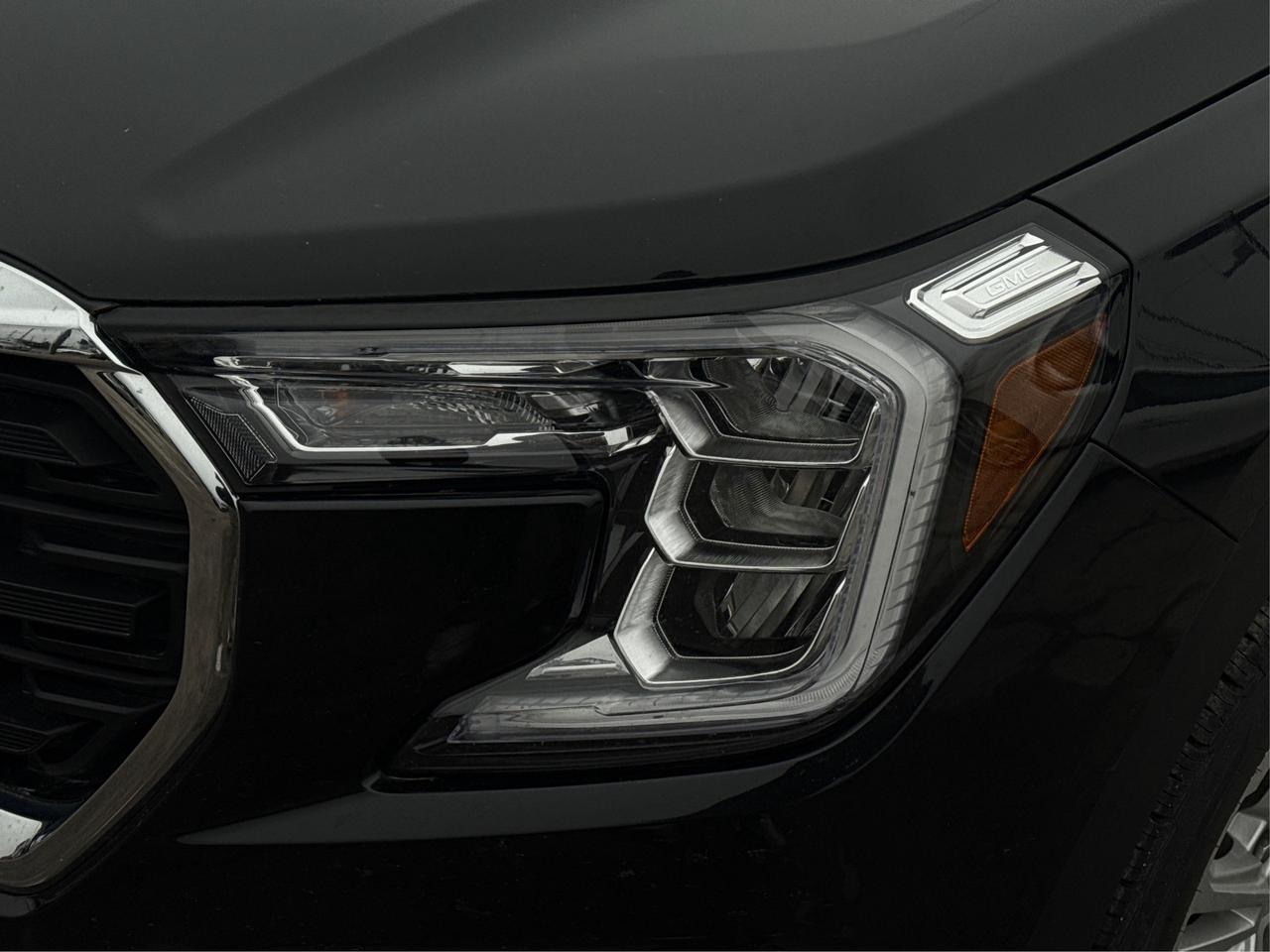 2024 GMC Terrain AWD HEATED SEATS REMOTE START WE FINANCE ALL CREDT Photo