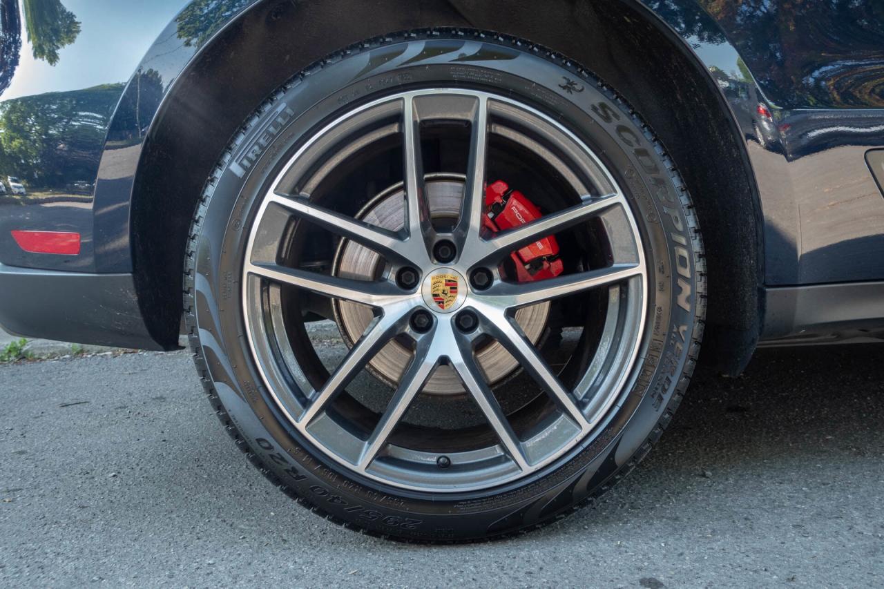 2022 Porsche Macan S   CarFax Clean Photo