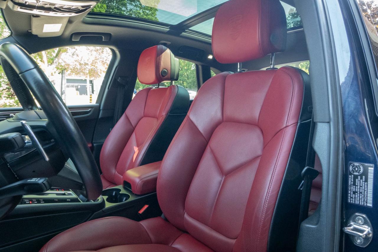 2022 Porsche Macan S   CarFax Clean Photo