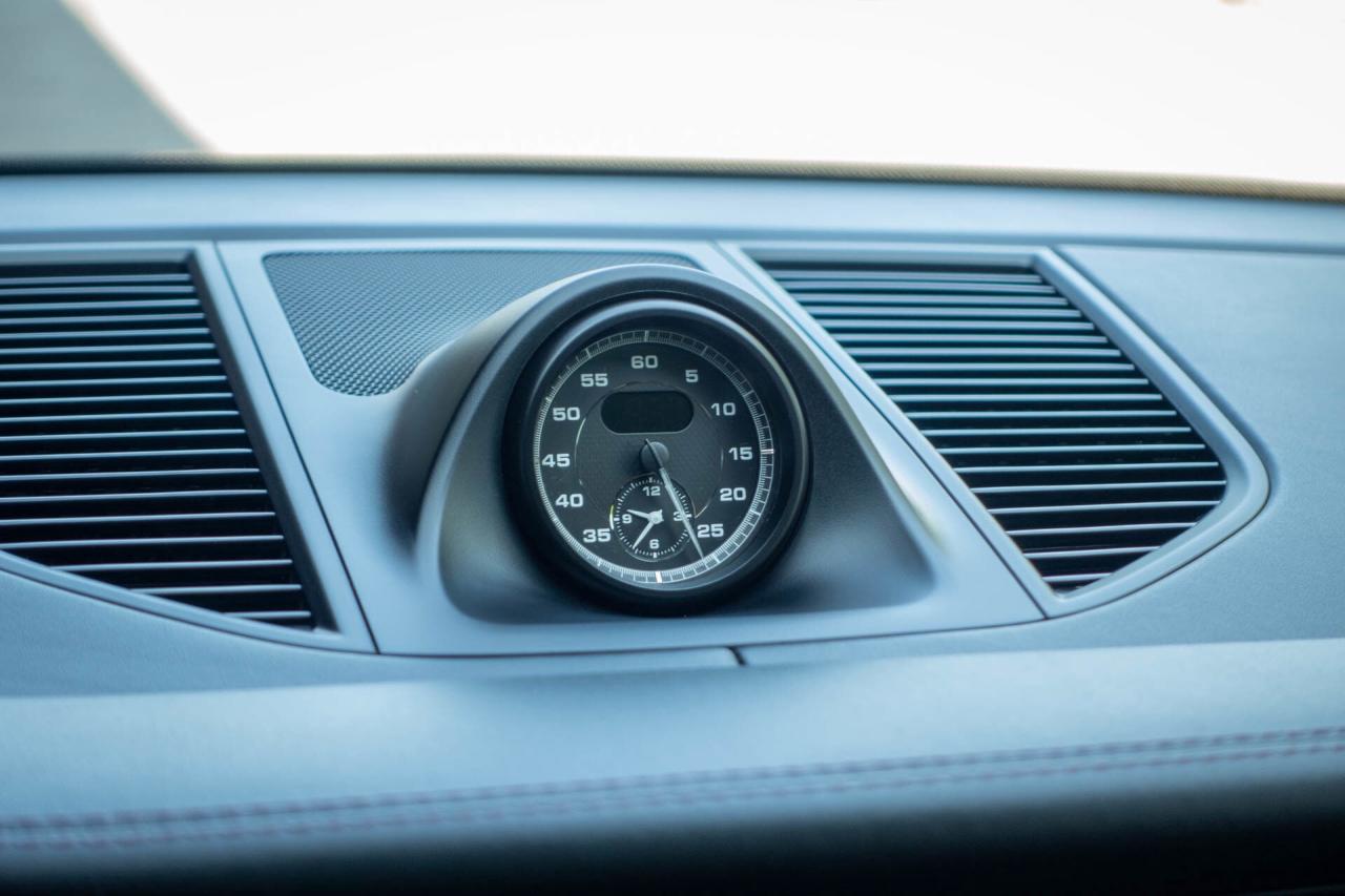 2022 Porsche Macan S   CarFax Clean Photo