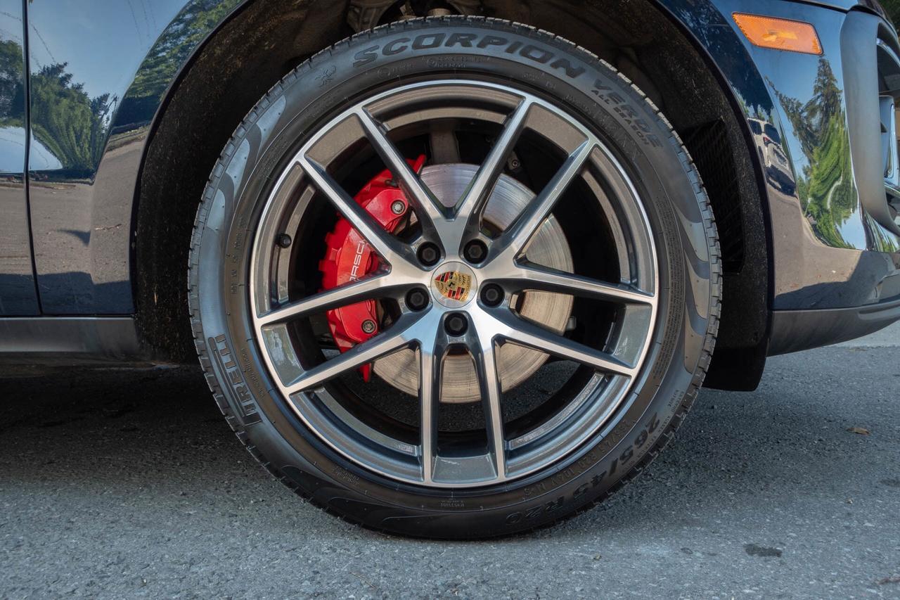 2022 Porsche Macan S   CarFax Clean Photo