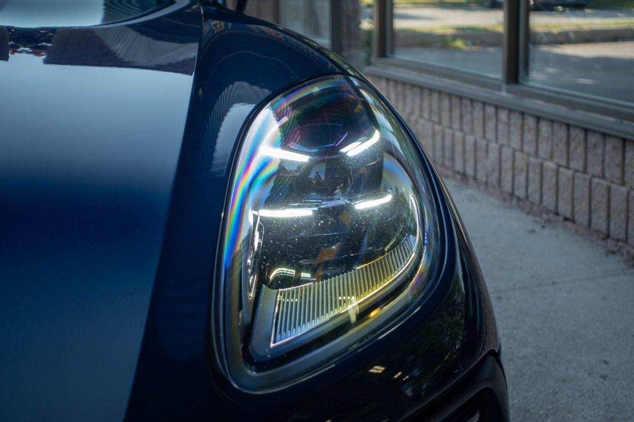 2022 Porsche Macan S   CarFax Clean Photo