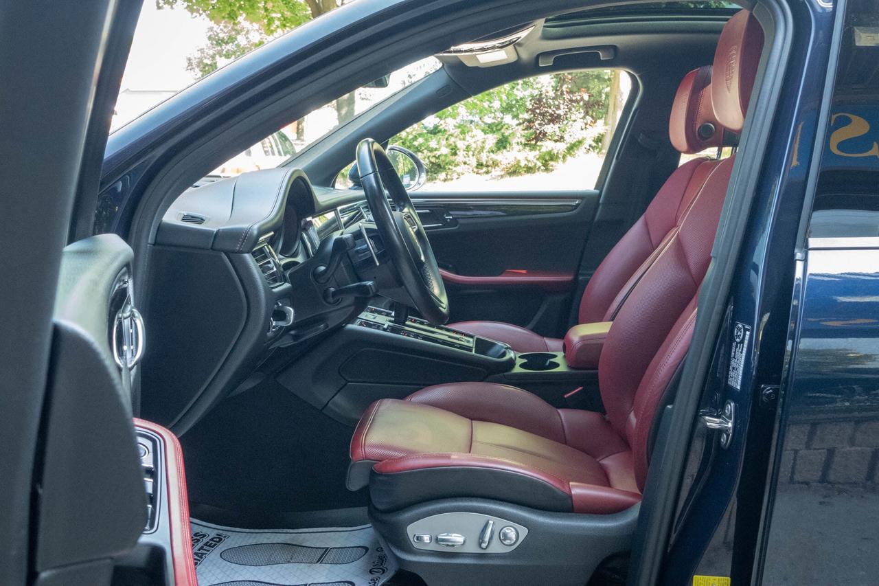 2022 Porsche Macan S   CarFax Clean Photo