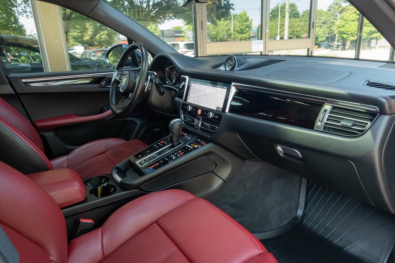 2022 Porsche Macan S   CarFax Clean Photo
