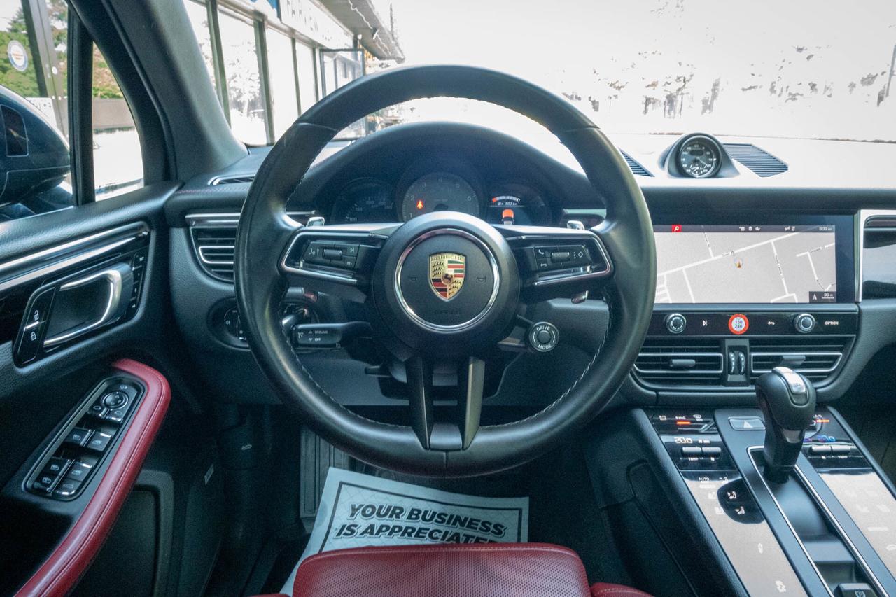 2022 Porsche Macan S   CarFax Clean Photo