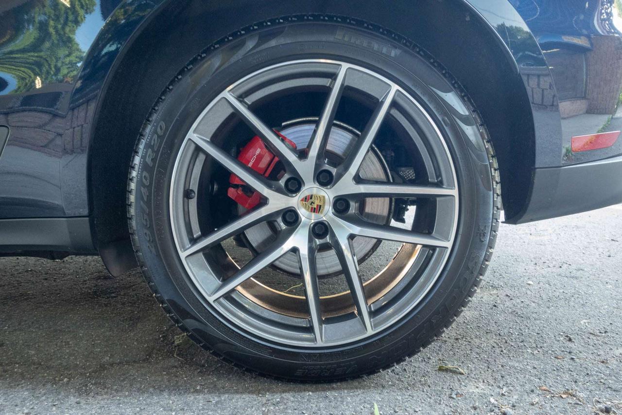 2022 Porsche Macan S   CarFax Clean Photo