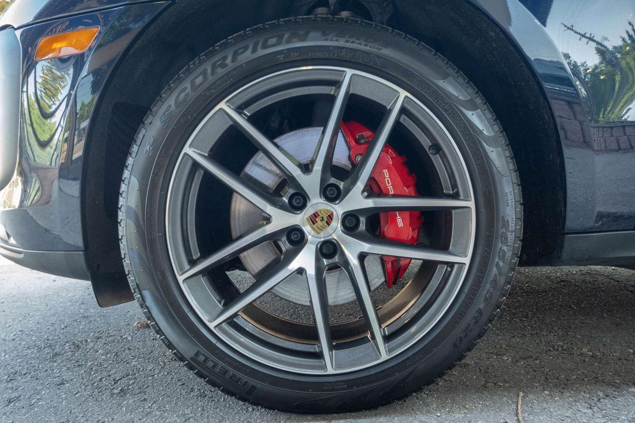 2022 Porsche Macan S   CarFax Clean Photo