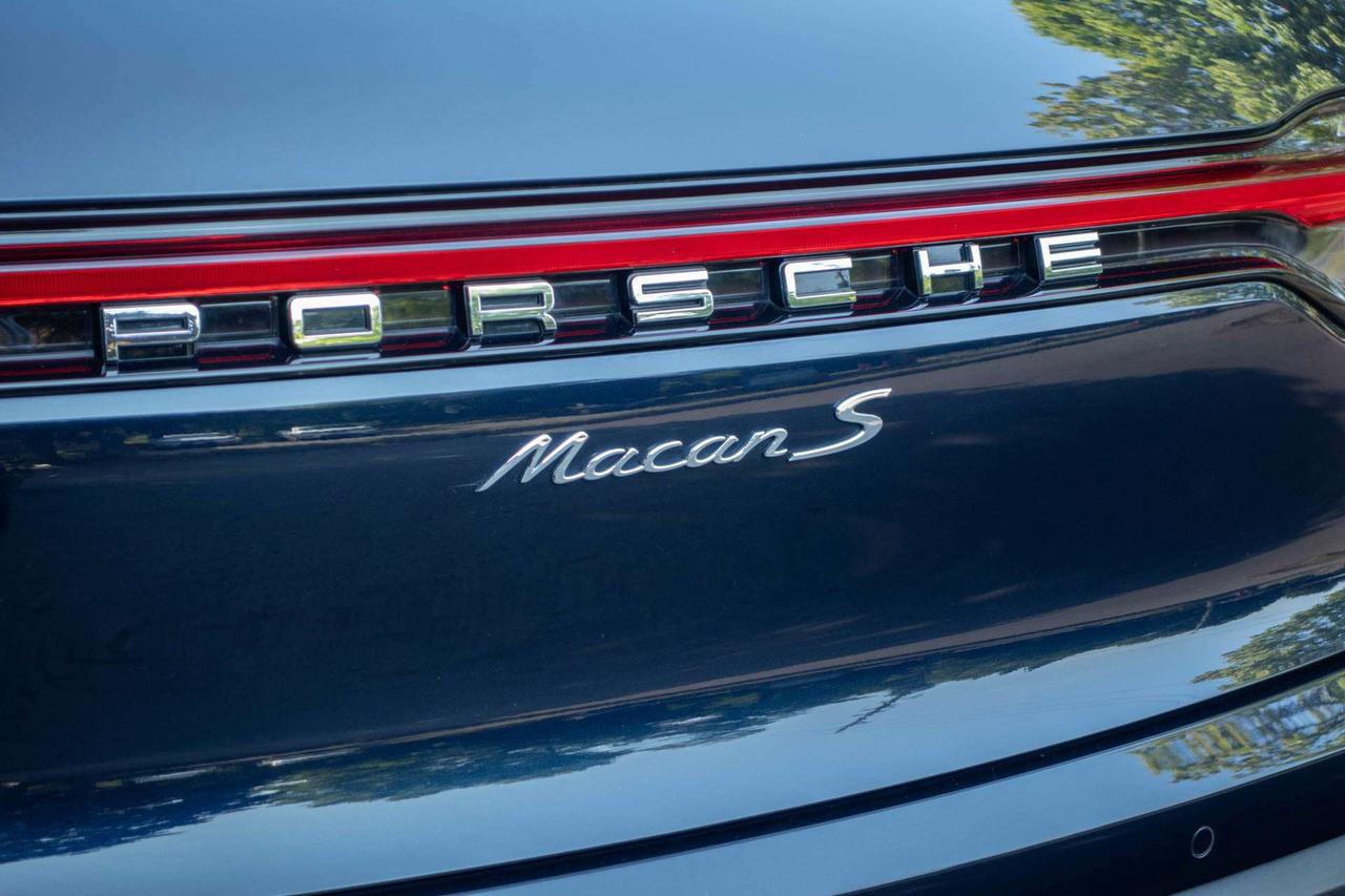 2022 Porsche Macan S   CarFax Clean Photo