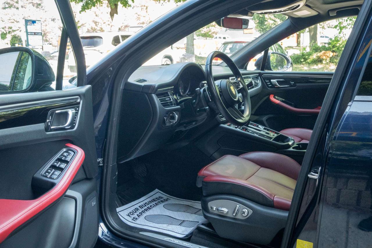 2022 Porsche Macan S   CarFax Clean Photo