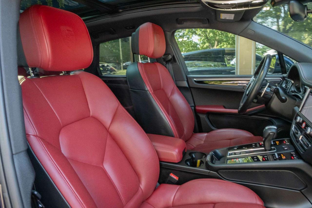 2022 Porsche Macan S   CarFax Clean Photo