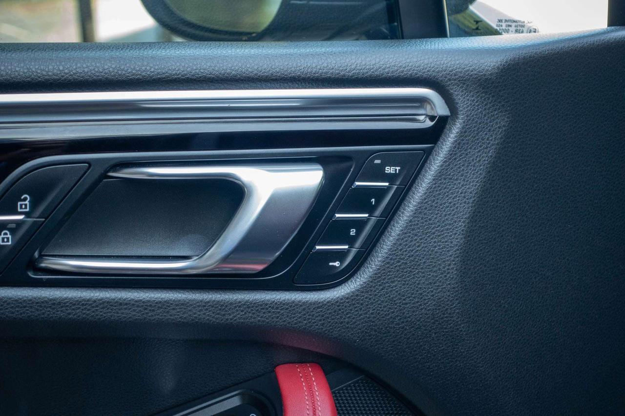 2022 Porsche Macan S   CarFax Clean Photo