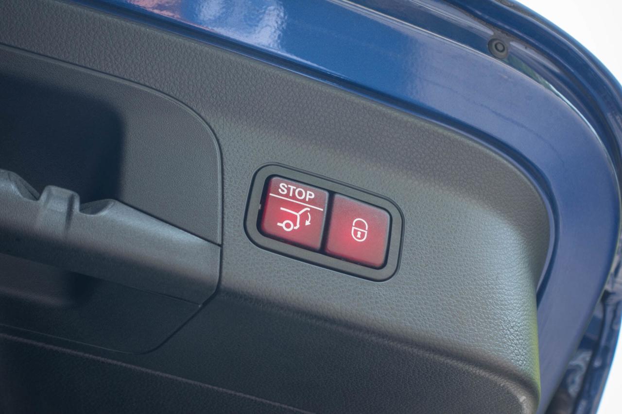 2020 Mercedes-Benz GLC-Class GLC300 4MATIC Coupe Photo