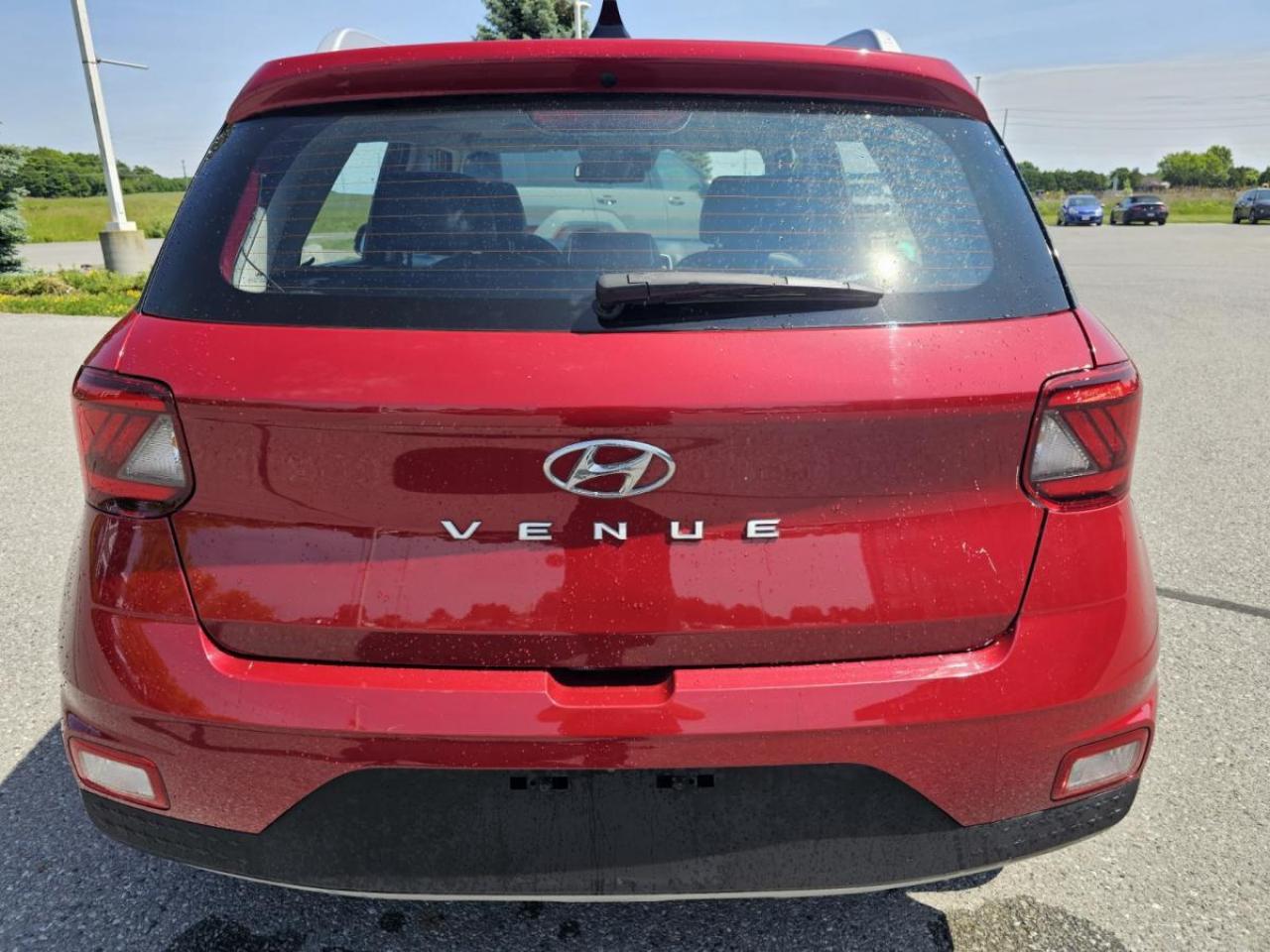 2021 Hyundai Venue Fwd Ultimate Black Photo4