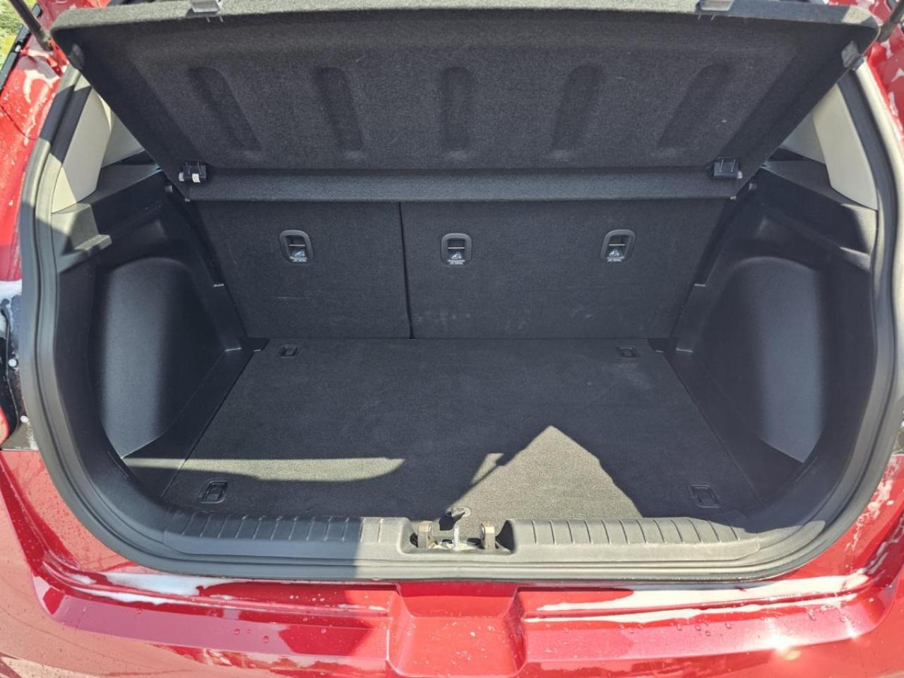 2021 Hyundai Venue Fwd Ultimate Black Photo