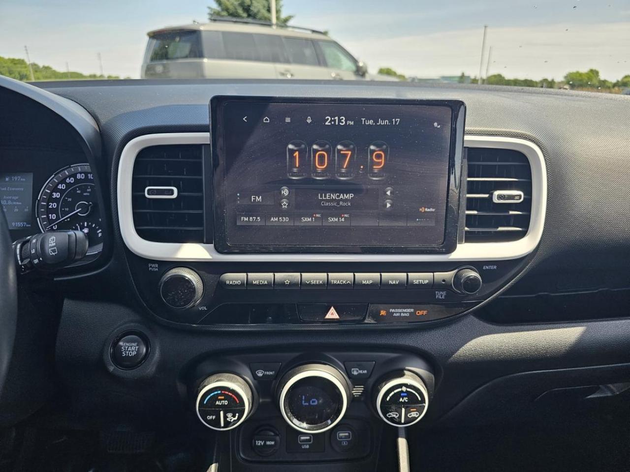 2021 Hyundai Venue Fwd Ultimate Black Photo